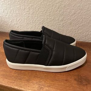Vince Blair Quilted Slip On Sneaker Women’s 7/EU 37 NWOB